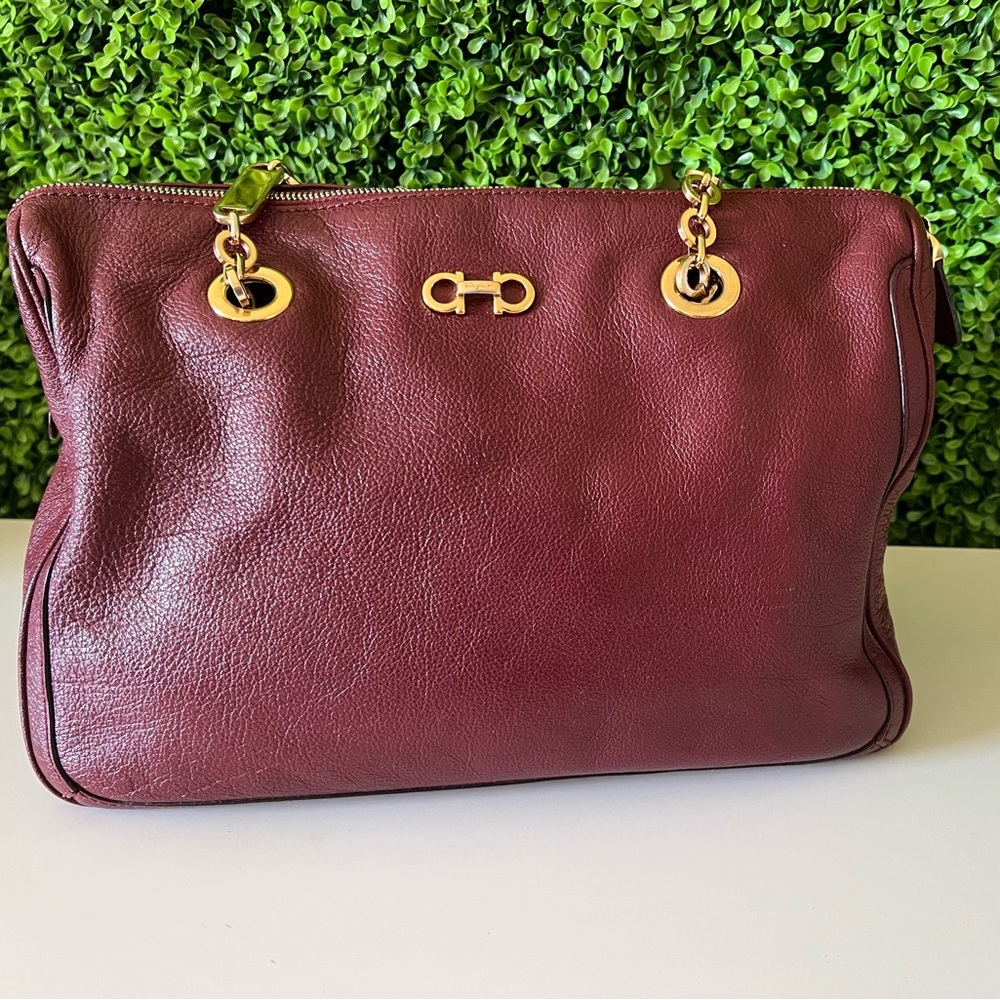 Salvatore Ferragamo Leather Shoulder Bag -
Burgundy